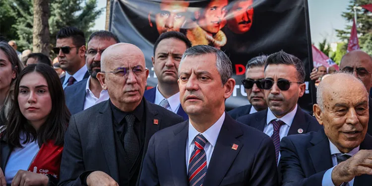 “Deniz Gezmiş’in durduğu yerde durmaya devam ediyoruz”