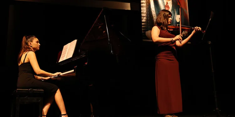 Nilüfer’de yıl sonu konserleri keman ve piyano ile başladı