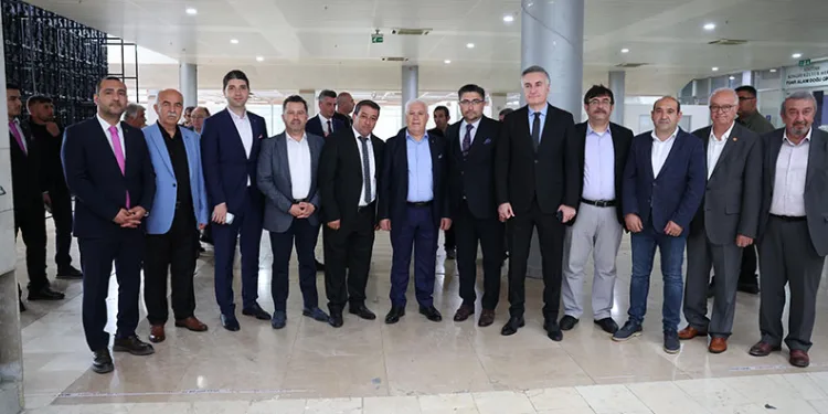 Emekli öğretmen her yerde aranıyor
