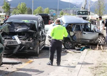 Beton mikseri dehşeti: Cadde savaş alanına dönmüş