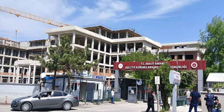 Apartmandan gelen kötü koku cesedi ortaya çıkardı