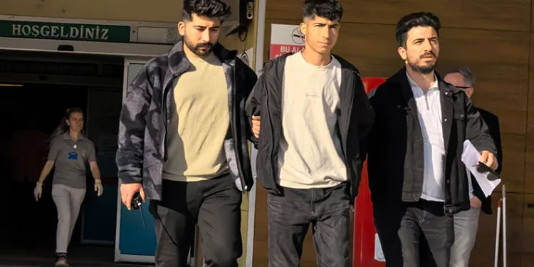 Bursa’da otomobil ile motosiklet çarpıştı: 2 yaralı