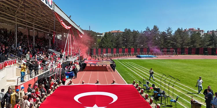 70 yıldır ‘hayvan tarağı’ imalatı yapıyor