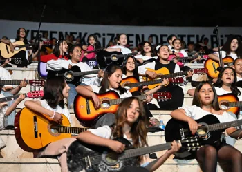 Gemlik’in Genç Sanatçıları, 19 Mayıs’ta Yeteneklerini Sergiledi