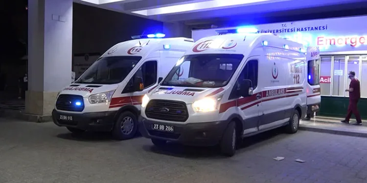 Kars’ta iki kamyonet çarpıştı: 3 yaralı