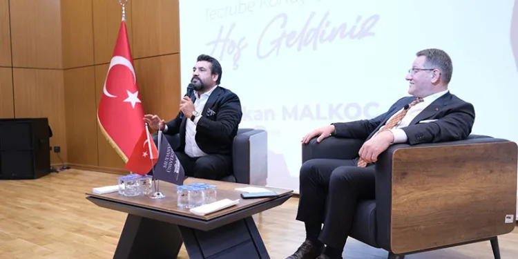Bursa’da bahçe duvarından atlarken bacağı demire saplanan çocuğu itfaiye kurtardı