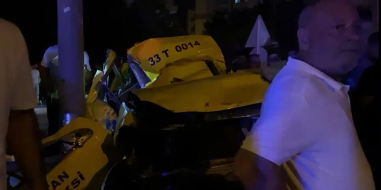 Kağıthane’de metrobüsün motor bölümü yandı, seferler kısa süre durduruldu
