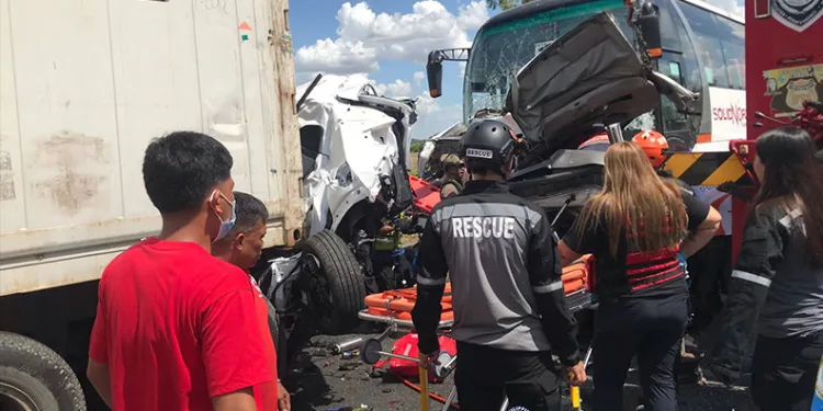 Filipinler’de Otobüs Kazası: 10 Ölü