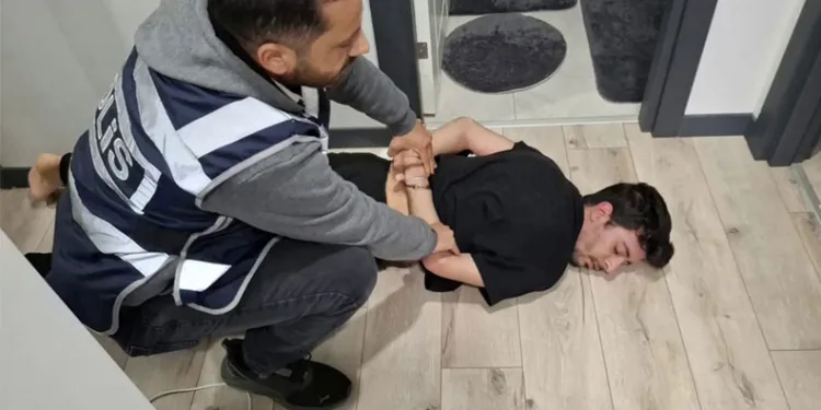 Bursa merkezli 4 ilde dolandırıcılık operasyonu: 18 gözaltı