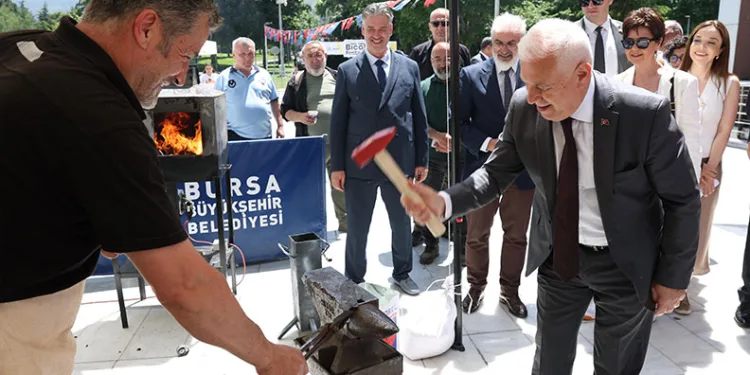 Bursa bıçağı dünya sahnesinde
