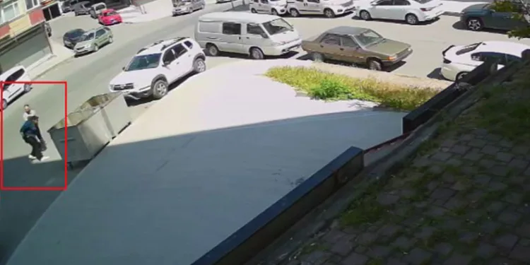 Kağıthane’de metrobüsün motor bölümü yandı, seferler kısa süre durduruldu
