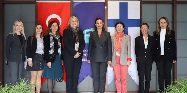Cumhurbaşkanı Erdoğan’a 5 ülkenin büyükelçisinden güven mektubu