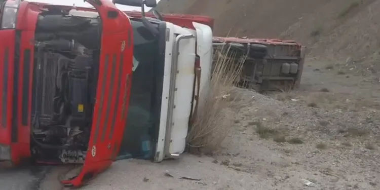 Hafif ticari aracın çarptığı kadın hayatını kaybetti