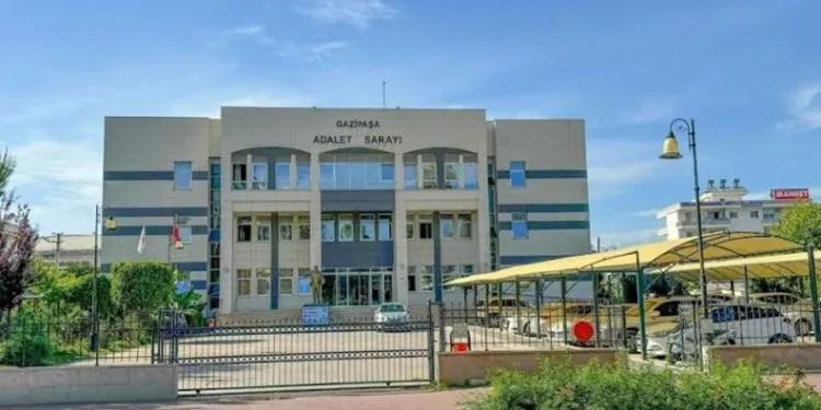 Kaybolan zihinsel engelli kız Sivrihisar’daki ailesine teslim edildi