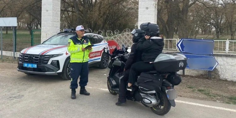 Kaybolan zihinsel engelli kız Sivrihisar’daki ailesine teslim edildi