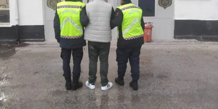 Uşak’ta polis ve jandarmadan okul çevreleri ve servislere sıkı denetim