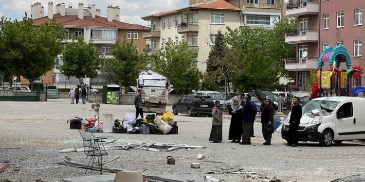 Edremit’te bıçaklı kavga: 2 yaralı