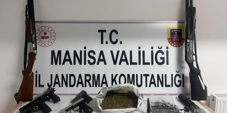 Minibüsün kadına çarpma anı kamerada
