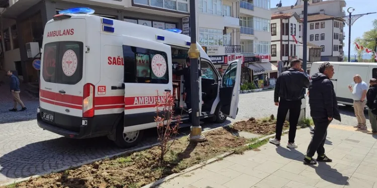 Minibüsün kadına çarpma anı kamerada