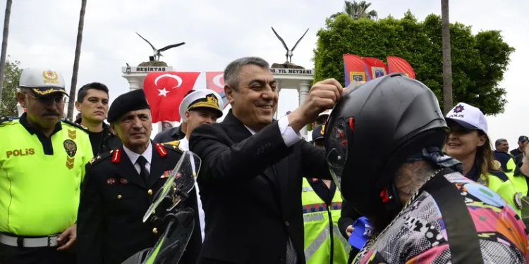 Usta sanatçı Naşit Özcan, son yolculuğuna uğurlandı