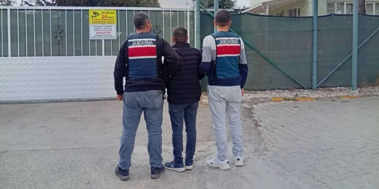 Usta sanatçı Naşit Özcan, son yolculuğuna uğurlandı