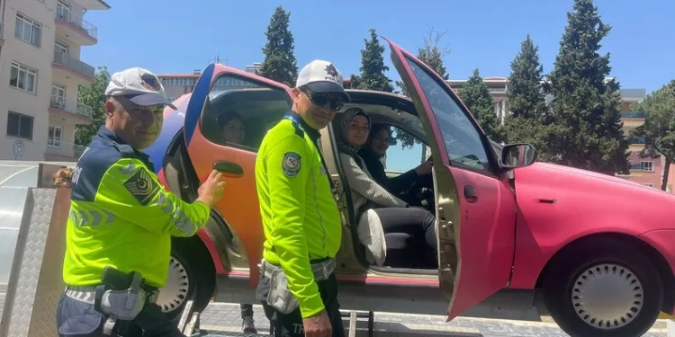 Usta sanatçı Naşit Özcan, son yolculuğuna uğurlandı