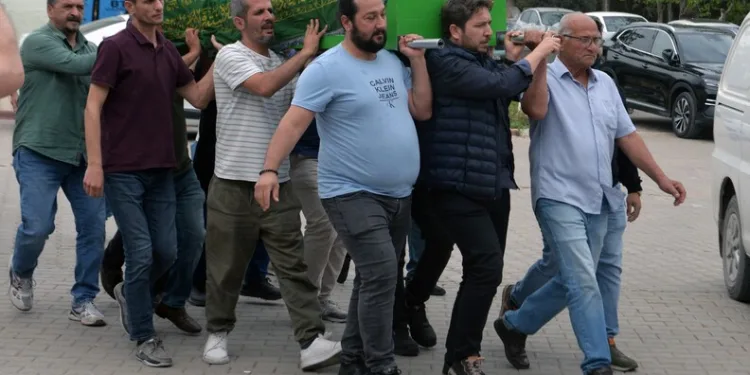 Usta sanatçı Naşit Özcan, son yolculuğuna uğurlandı