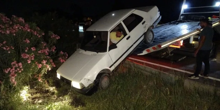Motosiklet, park halindeki 10 tonluk iş makinesine çarptı: 2 yaralı