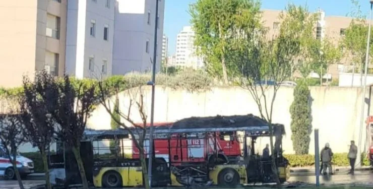 Kahramanmaraş’ta kontrolden çıkan minibüs devrildi: 1 ölü, 19 yaralı