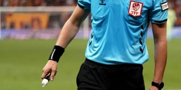 Süper Lig’te 36. hafta maçlarını yönetecek hakemler açıklandı