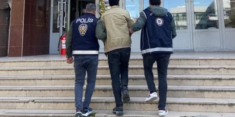 Sinop’ta 3 araçlı zincirleme kaza: 2 yaralı