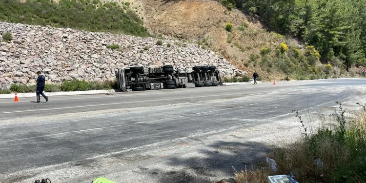 Sinop’ta 3 araçlı zincirleme kaza: 2 yaralı