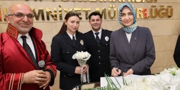 Polis memurları hayatlarını birleştirdi, nikaha Vali Yiğitbaşı şahitlik etti