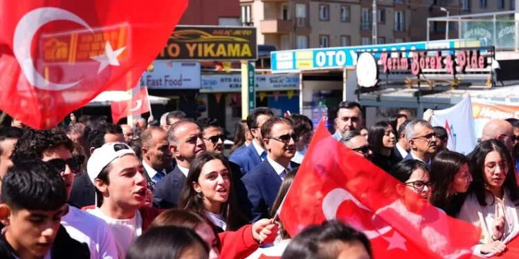 Polis memurları hayatlarını birleştirdi, nikaha Vali Yiğitbaşı şahitlik etti