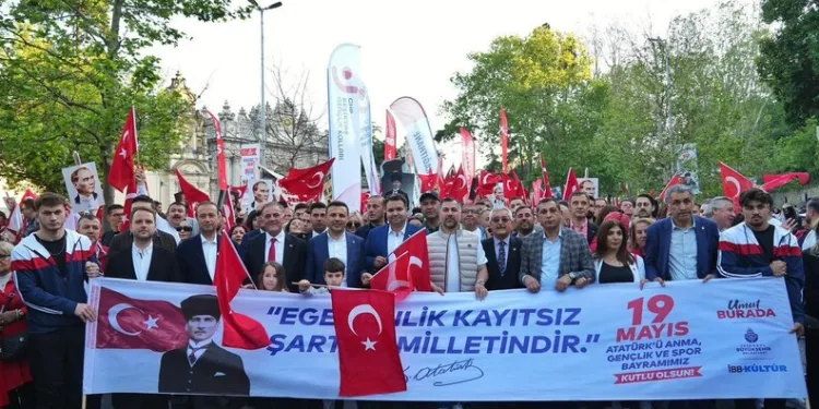 Polis memurları hayatlarını birleştirdi, nikaha Vali Yiğitbaşı şahitlik etti