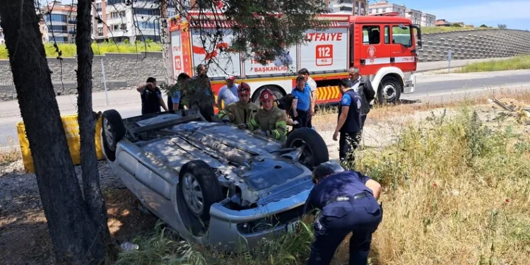 Balıkesir’de takla atan araçta ki 2 şahıs yaralandı