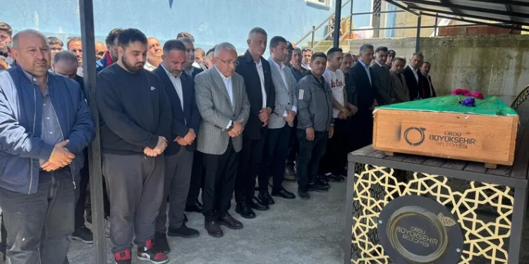 Balıkesir’de takla atan araçta ki 2 şahıs yaralandı
