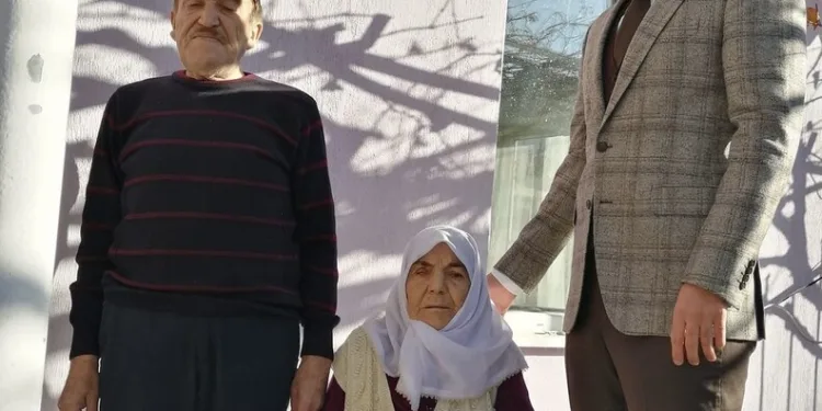 Balıkesir’de takla atan araçta ki 2 şahıs yaralandı