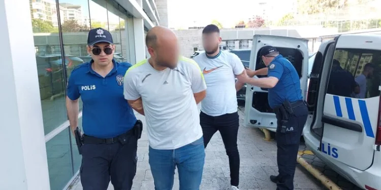 Balıkesir’de takla atan araçta ki 2 şahıs yaralandı