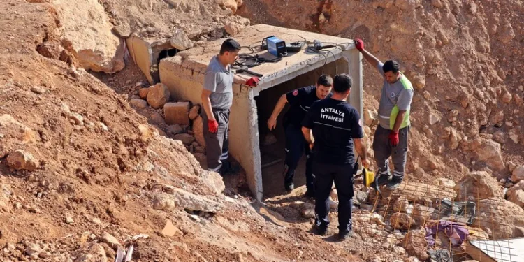 Balıkesir’de takla atan araçta ki 2 şahıs yaralandı