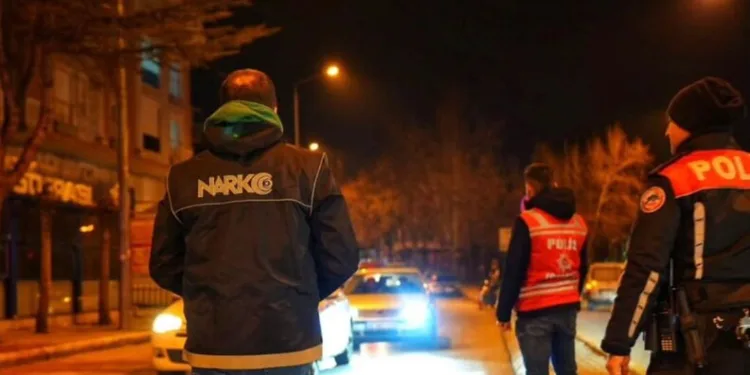 Isparta’da iki yolcu otobüsü çarpıştı: 1’i ağır 27 yaralı