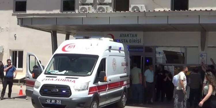 Isparta’da iki yolcu otobüsü çarpıştı: 1’i ağır 27 yaralı