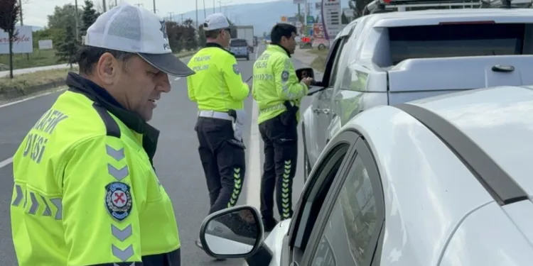 Isparta’da iki yolcu otobüsü çarpıştı: 1’i ağır 27 yaralı
