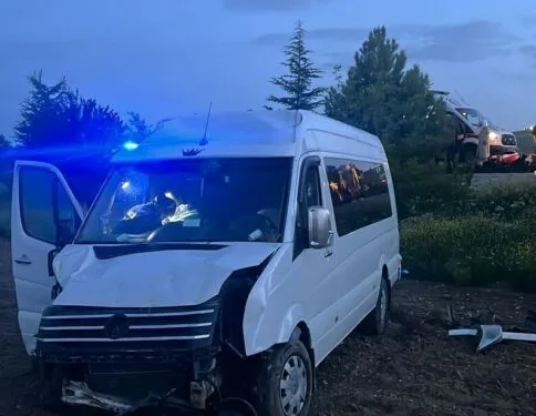 Isparta’da iki yolcu otobüsü çarpıştı: 1’i ağır 27 yaralı