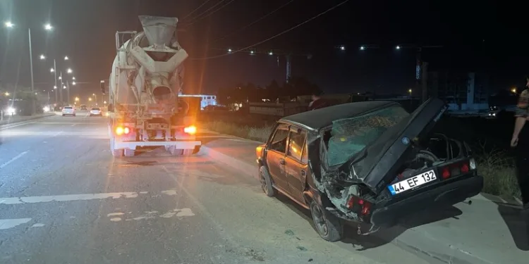 Otomobil ve cip kafa kafaya çarpıştı: 1’i ağır 6 yaralı