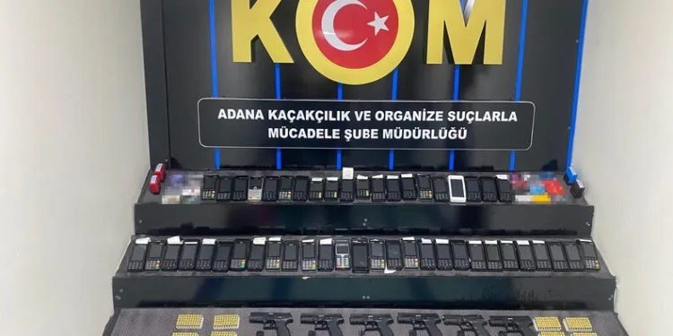 Elazığ’da köy minibüsü takla attı: 3’ü ağır 7 yaralı