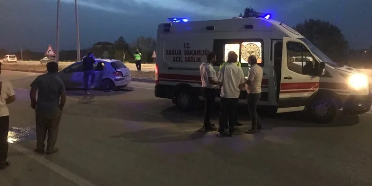Elazığ’da köy minibüsü takla attı: 3’ü ağır 7 yaralı