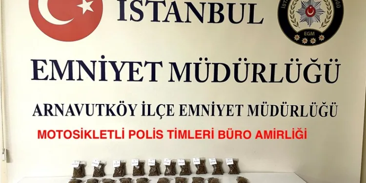 Sultangazi’de seyir halindeki motosiklet üzerinde tıraş