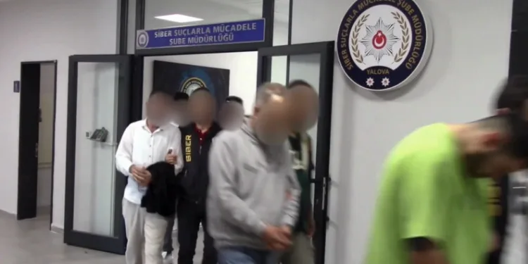 Sultangazi’de seyir halindeki motosiklet üzerinde tıraş