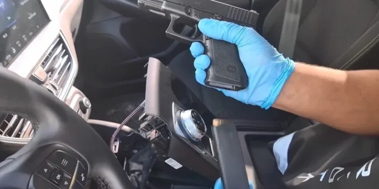 Sultangazi’de seyir halindeki motosiklet üzerinde tıraş